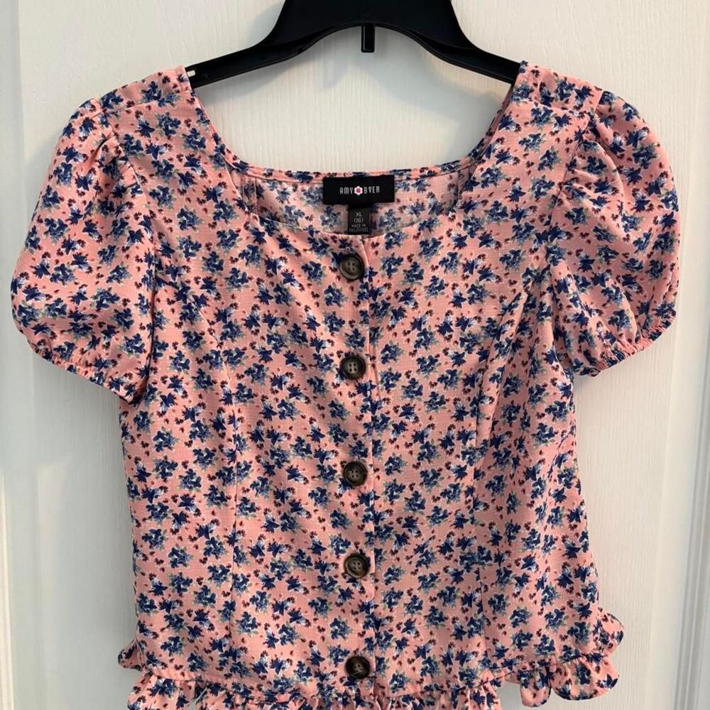 Amy Byer Junior Girls Multi Floral Cropped Blouse